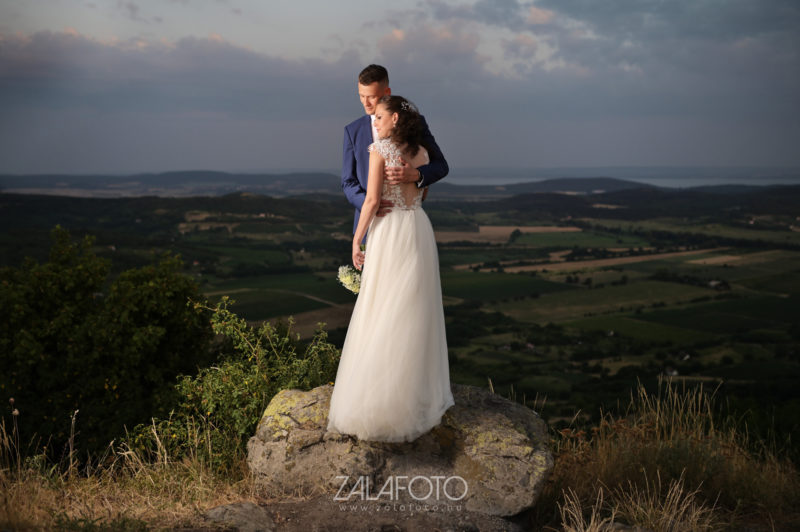 Esküvői kreatív fotó - tanúhegyek - Csobánc - Zalafoto