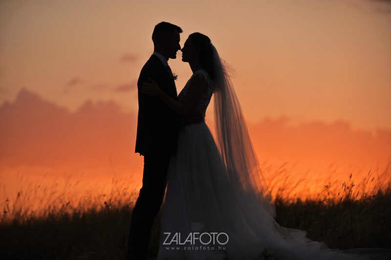 Esküvői fotó - kreatív fotózás a Csobáncon - ZalaFoto
