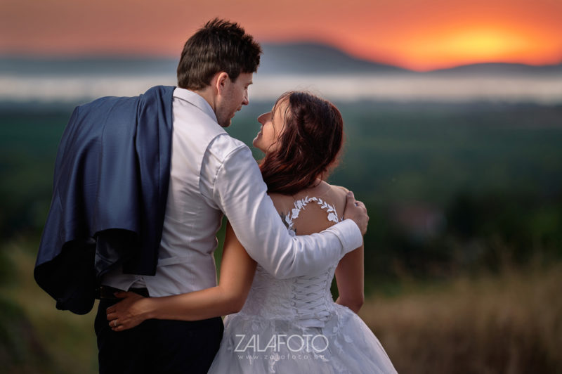 Esküvői fotó - kreatív fotózás naplemente - ZalaFoto